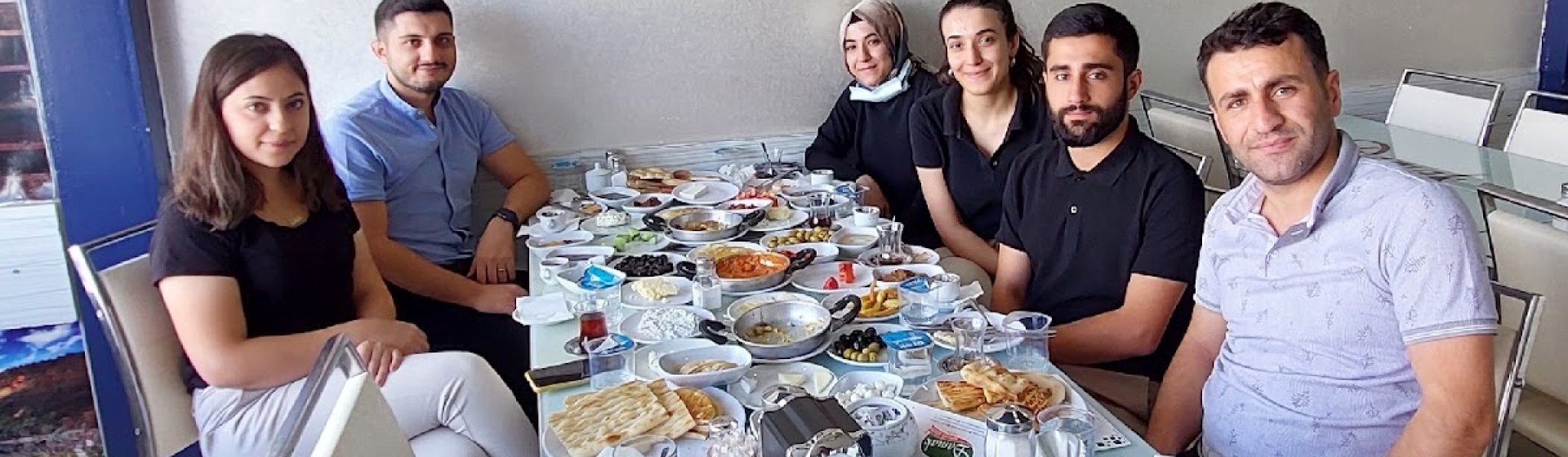سالن صبحانه داماک