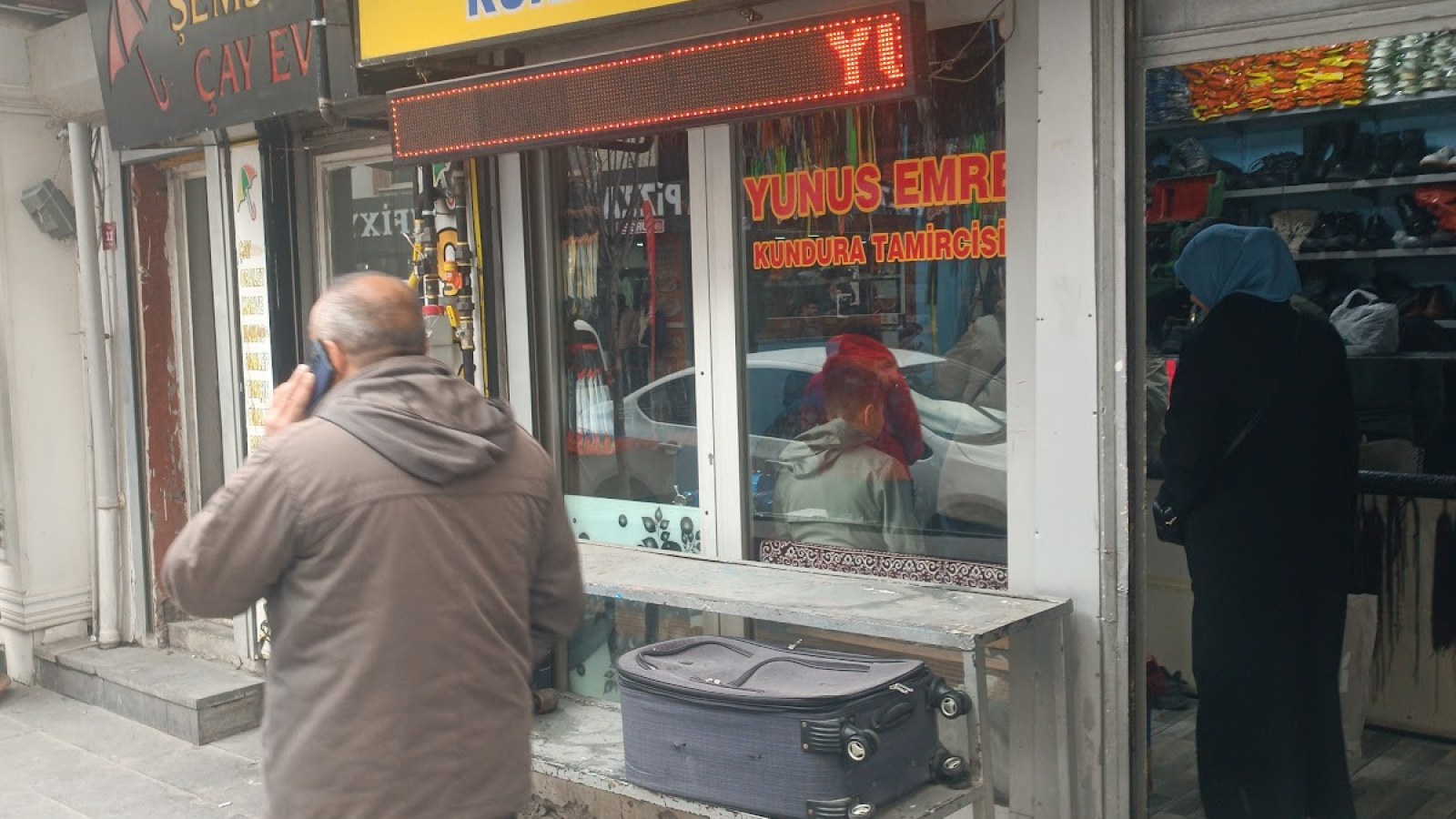 Yunus Emre Ayakkabı Lostra ve Tamir Atölyesi